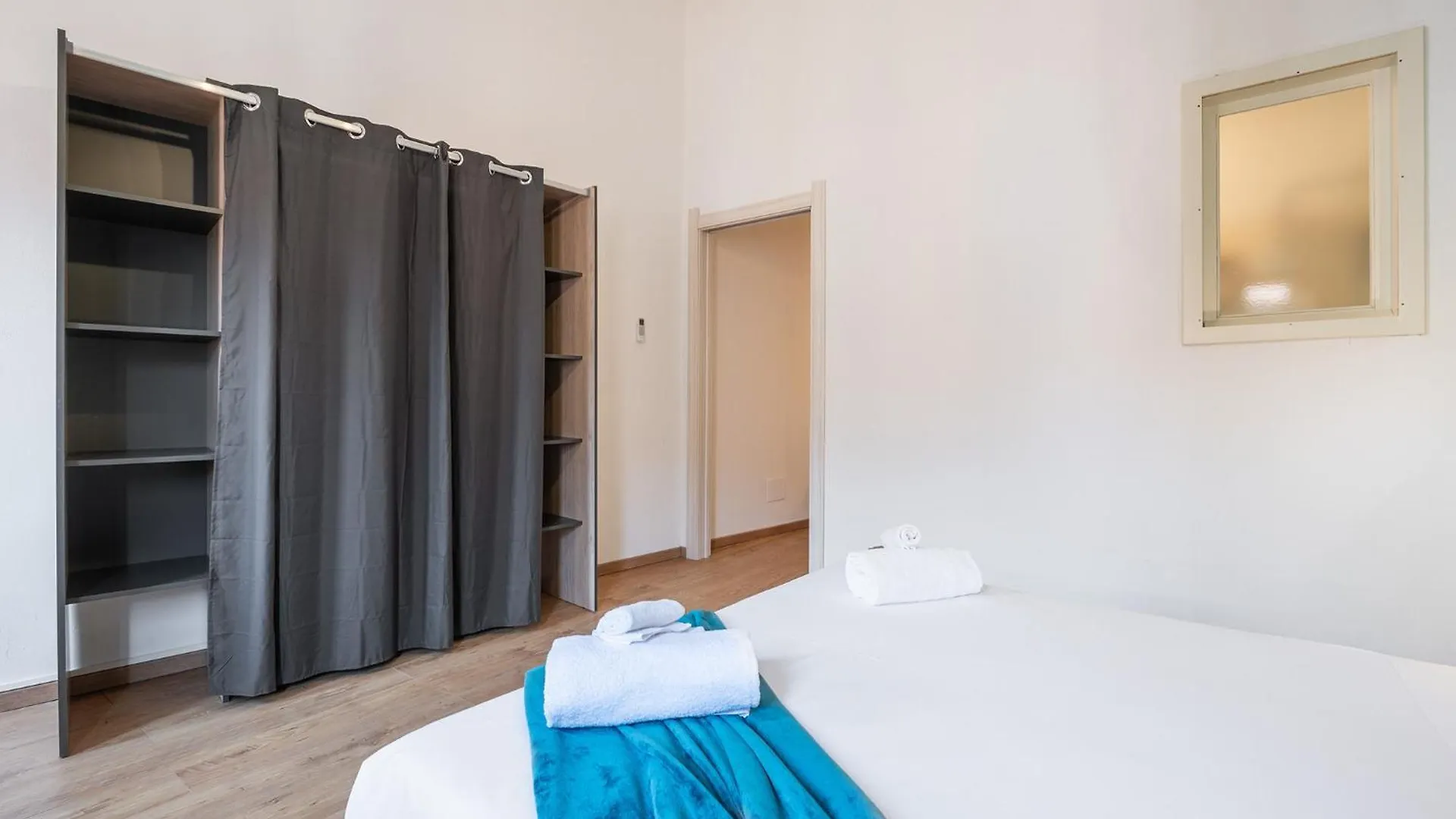 Corner Apartments - Aurora إيغليزياس 0*,  إيطاليا
