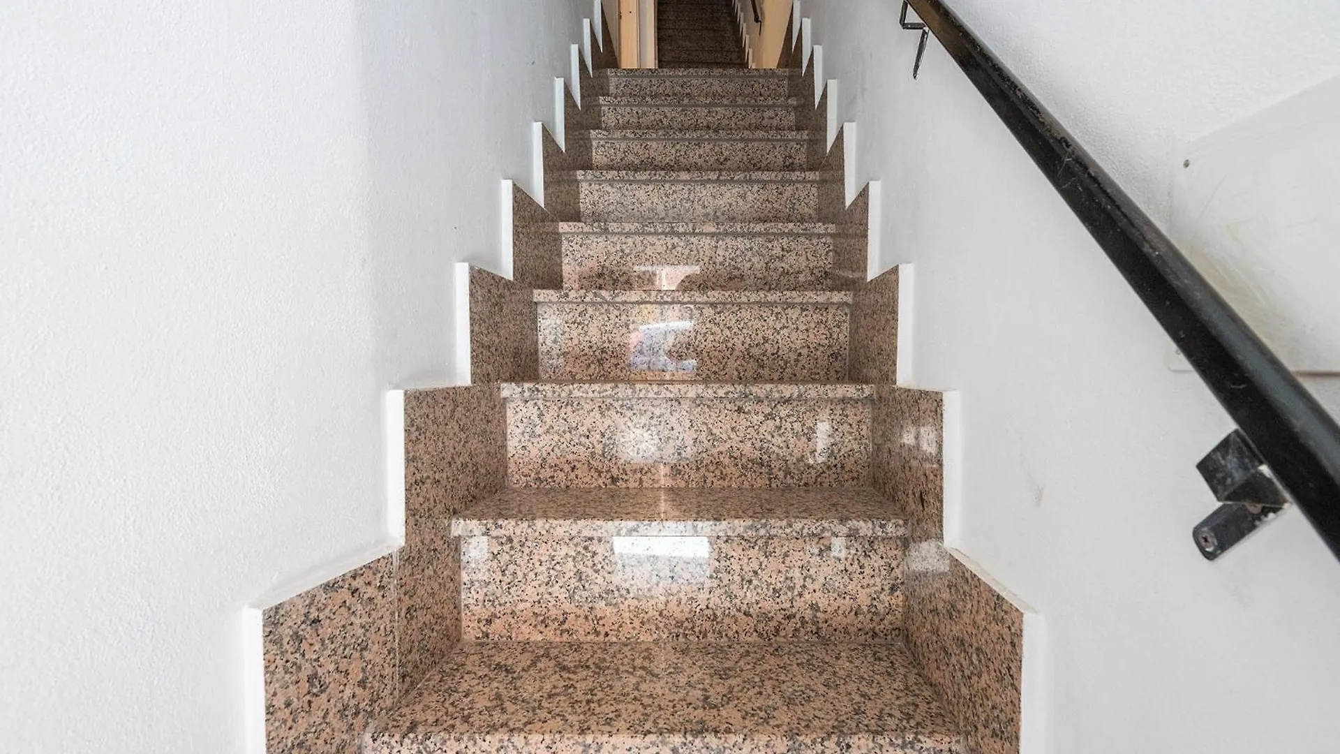 Corner Apartments - Aurora إيغليزياس إيطاليا
